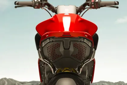 Ducati Diavel V4