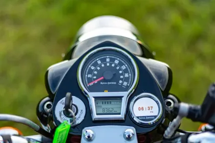 Royal Enfield Classic 350 Dark Alloy