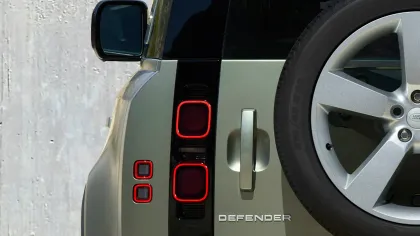 Land Rover Defender 90