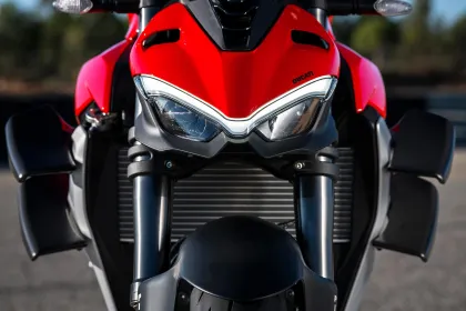 Ducati Streetfighter V2 Ducati Red
