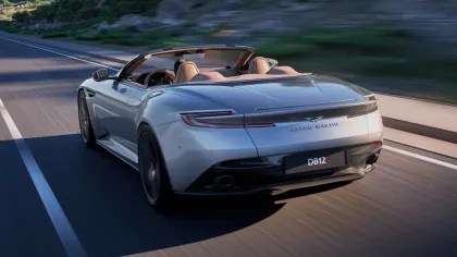 Aston Martin DB12 Volante