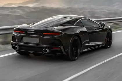 McLaren GT