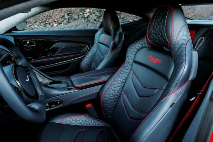 Aston Martin DBS Volante