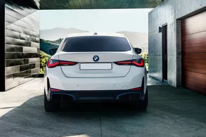 BMW i4