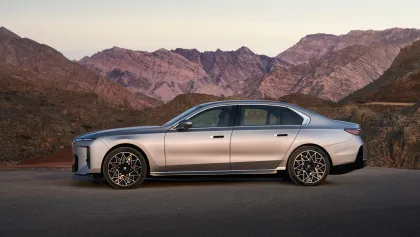 BMW i7