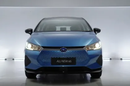 BYD E6
