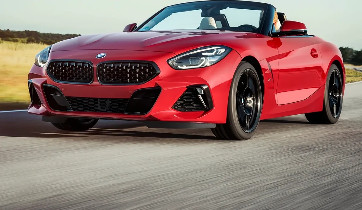 BMW Z4 Price in India 2025, Full Specs & Review | Smartprix