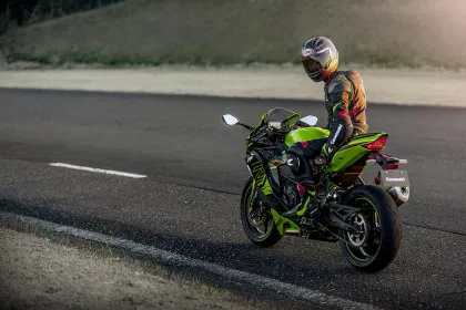 Kawasaki Ninja ZX-4RR Price in India 2025, Full Specs