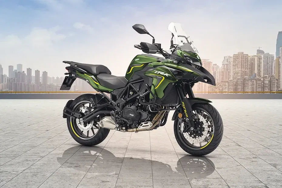 Benelli TRK 502 Price in India 2025, Full Specs Review Smartprix