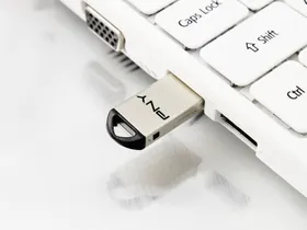 PNY USB Flash Drive M1 Attache 32 GB Pen Drive