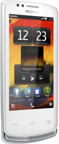 Nokia 700