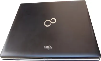 Fujitsu P Notebook(Core i5/2GB/320GB/Intel HD Graphics 300/Win7 pro)