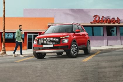Hyundai Venue E Plus Price in India 2025, Full Specs & Review | Smartprix