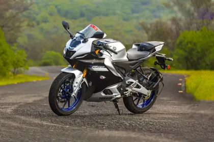 Yamaha R15 V4 Metallic Red