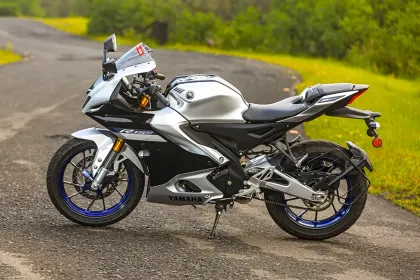 Yamaha R15 V4 Metallic Red