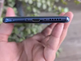 Vivo V50e Bottom