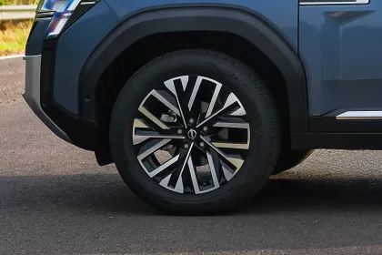 Nissan Tekton