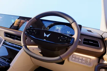 Mahindra XUV 7XO AX3 AT