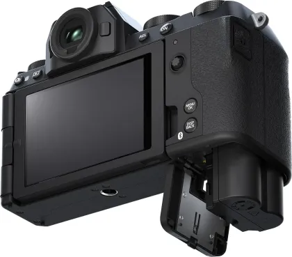 Fujifilm X-S20 Mirrorless Camera with 15-45mm Lens