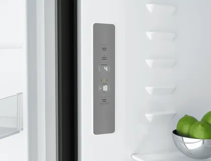 Electrolux UltimateTaste 700 EQE5600B-S 564 L Side by Side Refrigerator