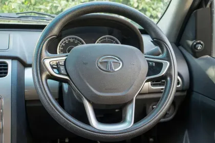 Tata Safari Smart