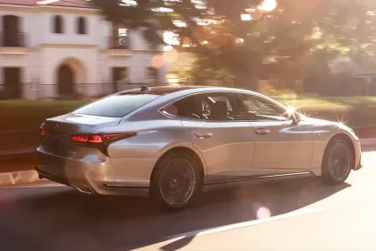 Lexus LS