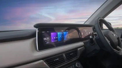 Mahindra XUV700 AX7 Luxury Pack