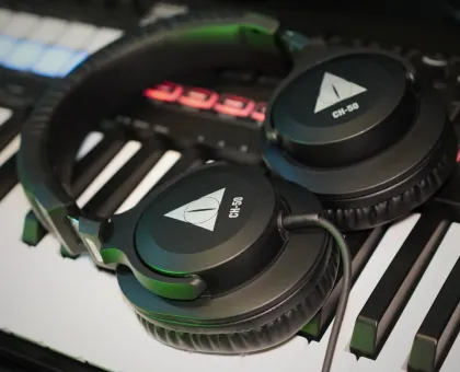 Vault CH50 Wired Headphones
