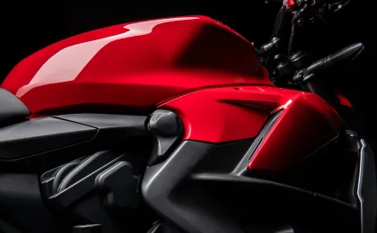 Ducati Streetfighter V2