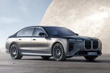 BMW i7