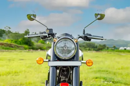 Royal Enfield Classic 350 Dark Alloy