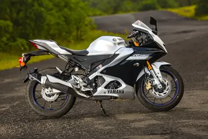 Yamaha R15 V4 Metallic Red