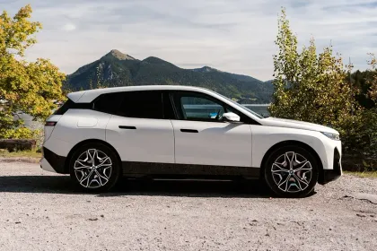 BMW iX