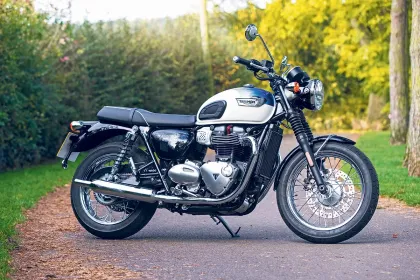 Triumph Bonneville T100 Dual Tone
