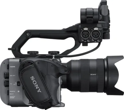 Sony FX6 Cinema Camera with FE 24-105mm f/4 G Lens