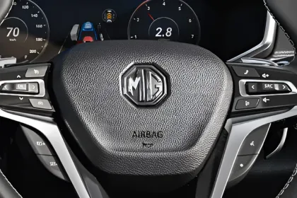 MG Majestor Savvy 4X2 6 Str