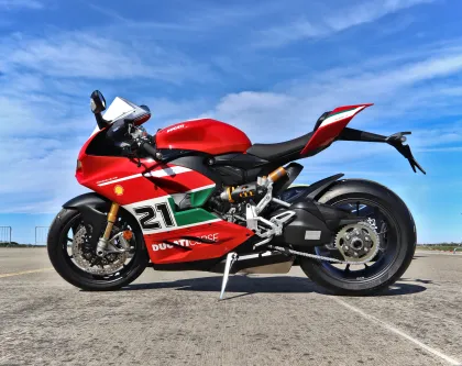 Ducati Panigale V2 Standard Black