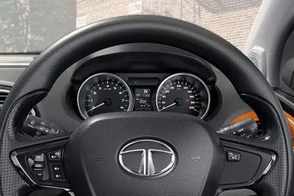 Tata Tiago XE