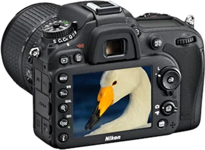 Nikon D7100 Digital SLR Camera (AF-S 18-140mm VR Lens