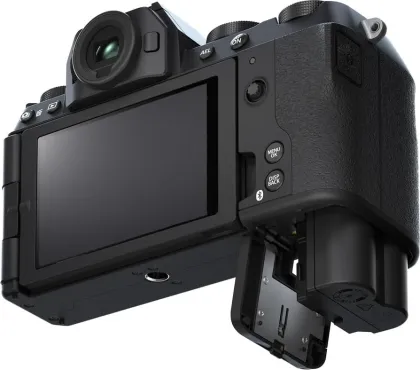 Fujifilm X-S20 26MP Mirrorless Camera with 16-50mm F/2.8-4.8 Lens