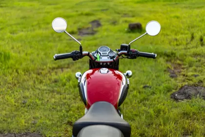 Royal Enfield Classic 350 Dark Alloy