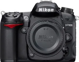 NIKON D-7000 DSLR CAMERA BODY WITH NIKON 18-140 AF-S DX VR LENS