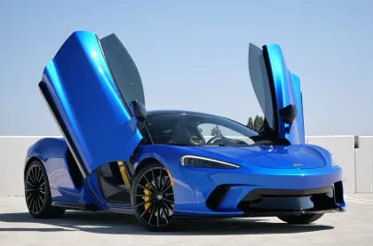 McLaren GT