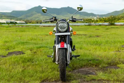 Royal Enfield Classic 350 Dark Alloy