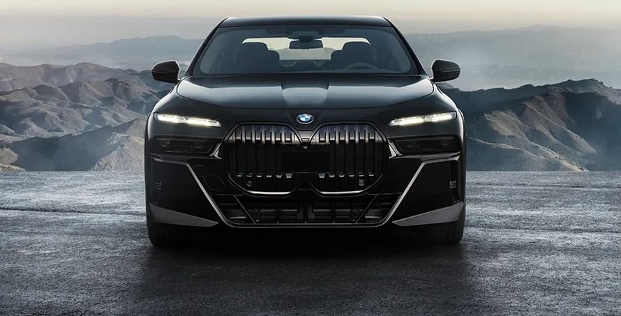 BMW 7 Series Price in India 2024, Full Specs & Review | Smartprix