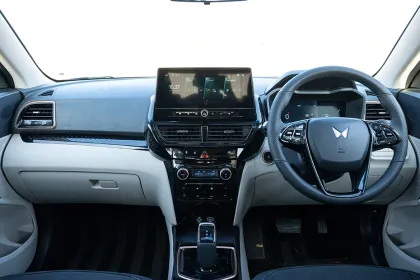 Mahindra XUV 3XO EV AX5