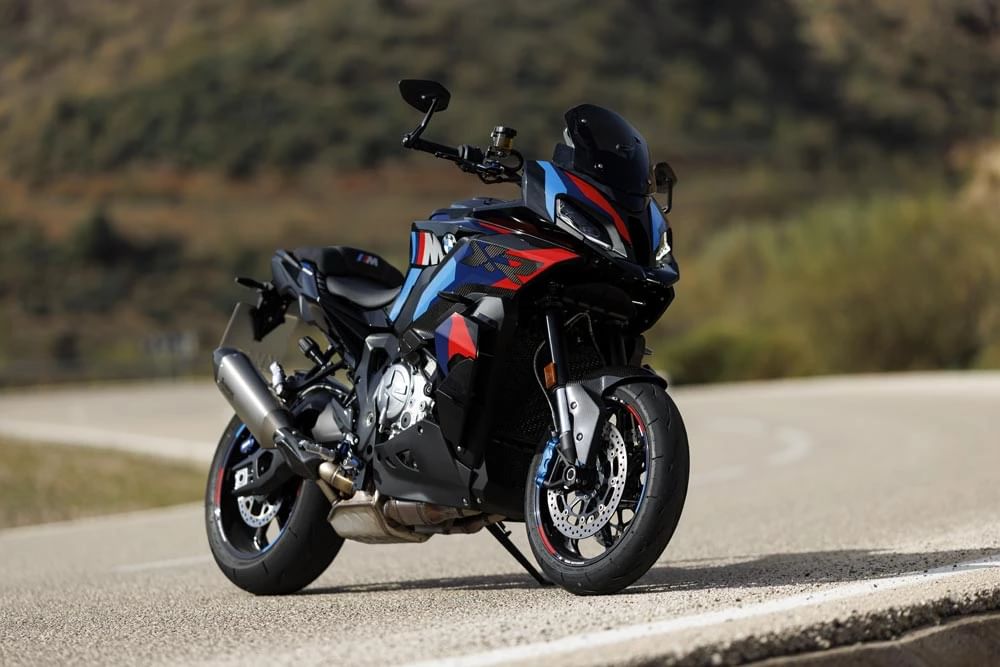 BMW M 1000 XR Price in India 2024, Full Specs & Review | Smartprix