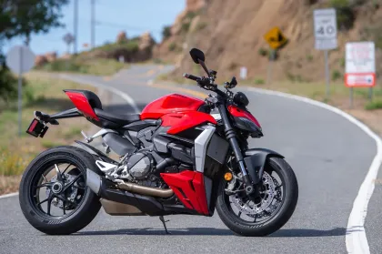 Ducati Streetfighter V2 Ducati Red