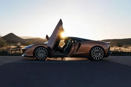 McLaren GT