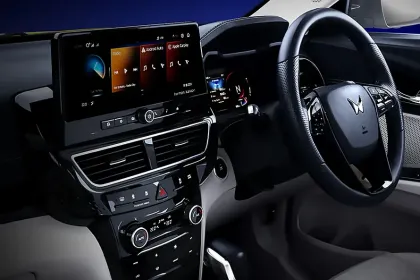 Mahindra XUV 3XO AX7 L Turbo AT